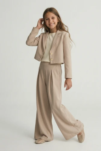 Elegante completo da bambina Emi beige
