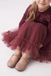 Abito Iga bordeaux – gonna in tulle con balza aperta a ventaglio, bambina seduta