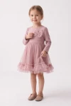 Abito Iga rosa antico per bambina con gonna in tulle, balza e fiocco – figura intera, vista frontale