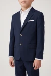 Completo Liam blu navy – primo piano della giacca a due bottoni indossata