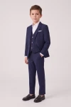 Completo Liam blu navy – giacca, gilet e pantaloni indossati, ripresa di semiprofilo