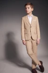 Completo Liam beige – giacca abbottonata e pantaloni, figura intera, vista frontale