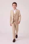 Completo Liam beige – giacca aperta, gilet abbottonato e pantaloni, vista frontale