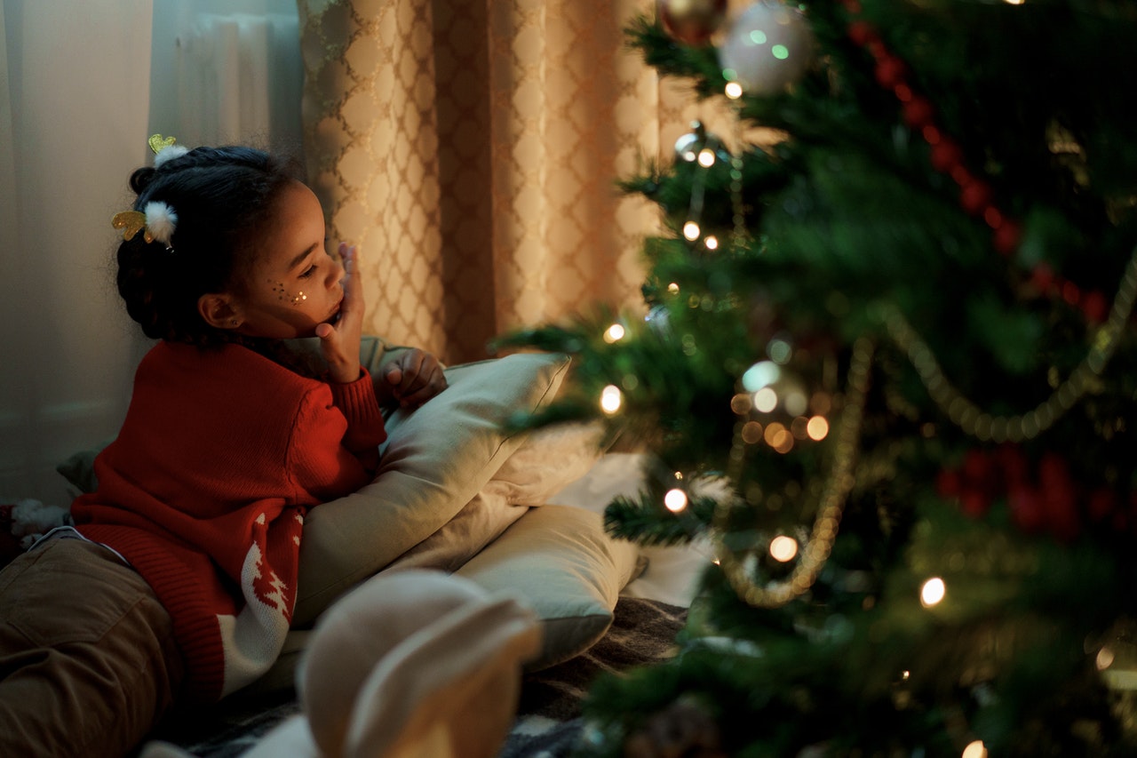 Vestito bambina a Natale: idea regalo elegante e utile
